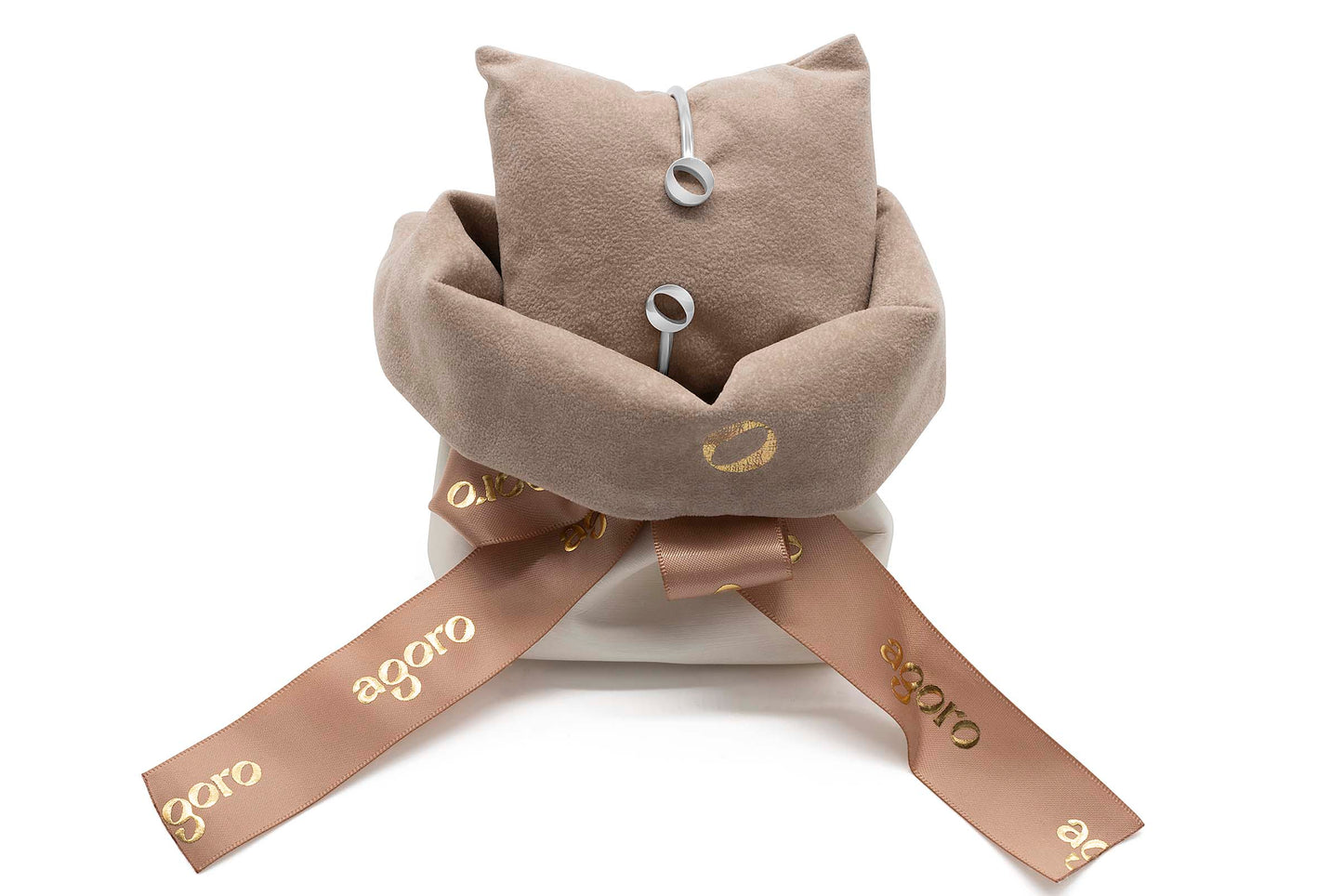 Bracelet with O’s - White
