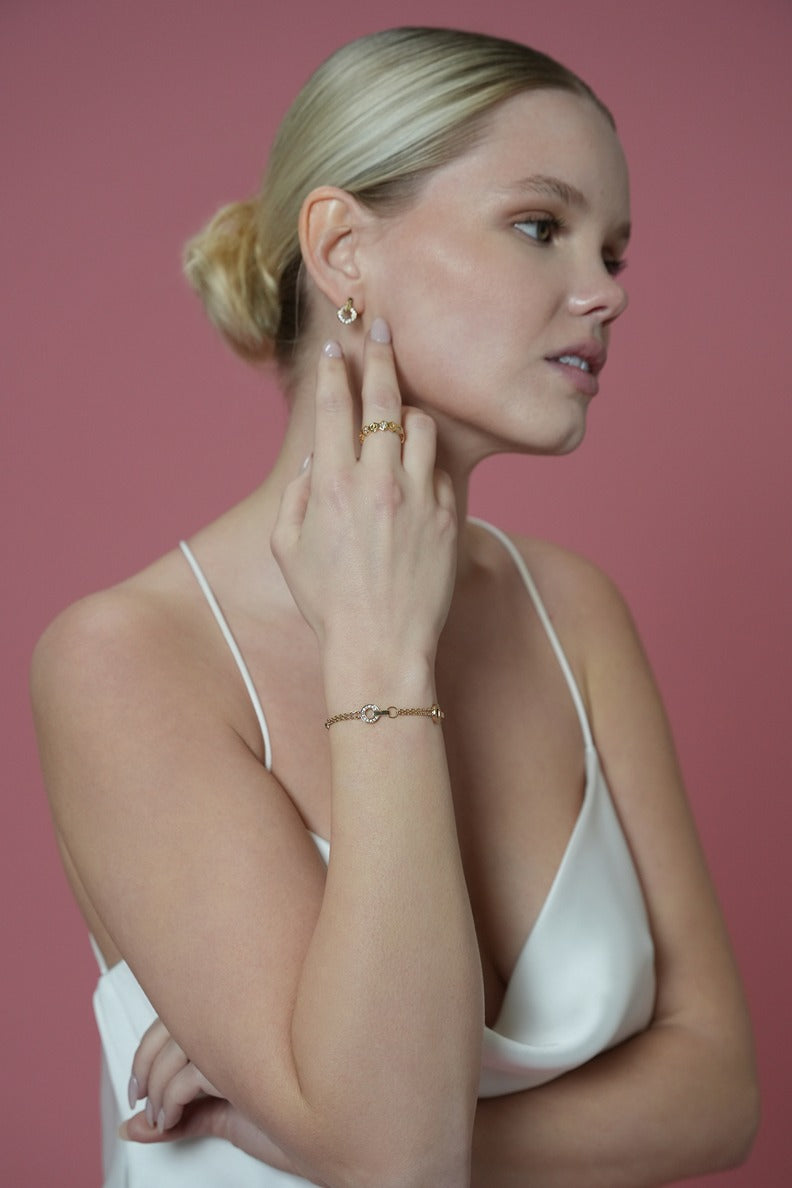 Ring with diamonds and O Logo - Rose Gold