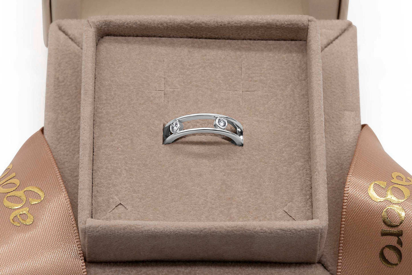 White Gold Ring With Diamond